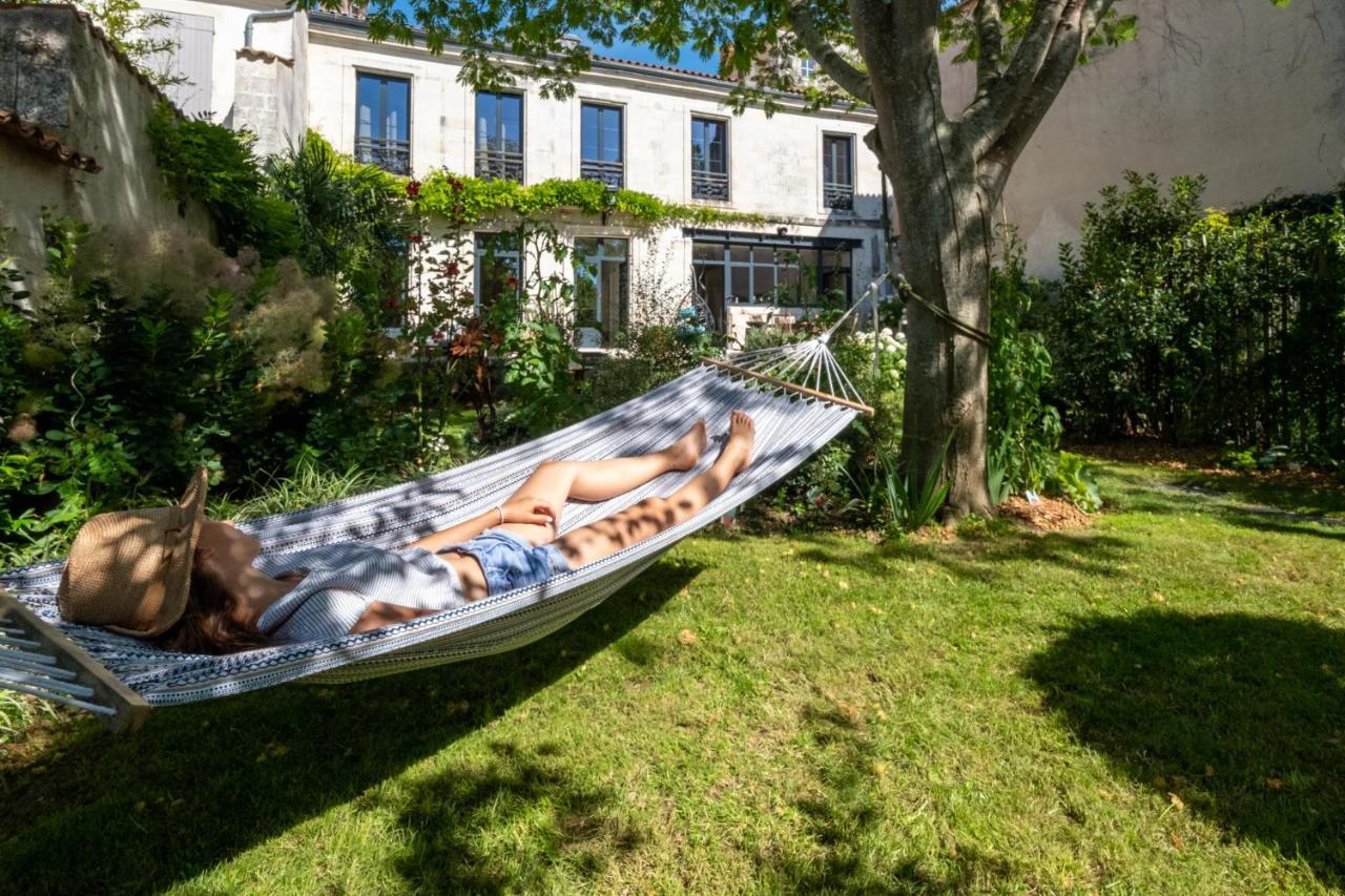 Escale Rochelaise, Gite Urbain Avec Spa Bain Nordique Et Sauna Tonneau La Rochelle  Buitenkant foto