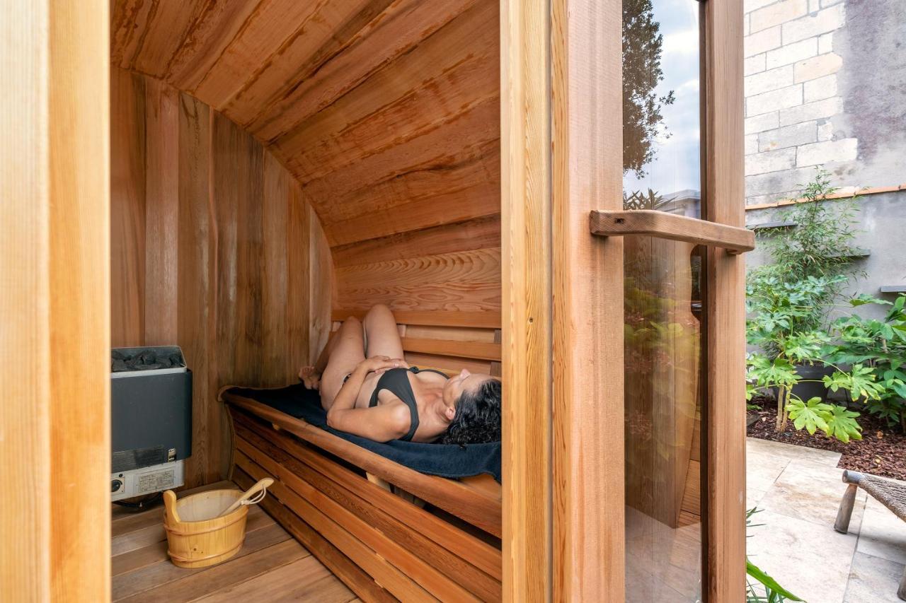 Escale Rochelaise, Gite Urbain Avec Spa Bain Nordique Et Sauna Tonneau La Rochelle  Buitenkant foto