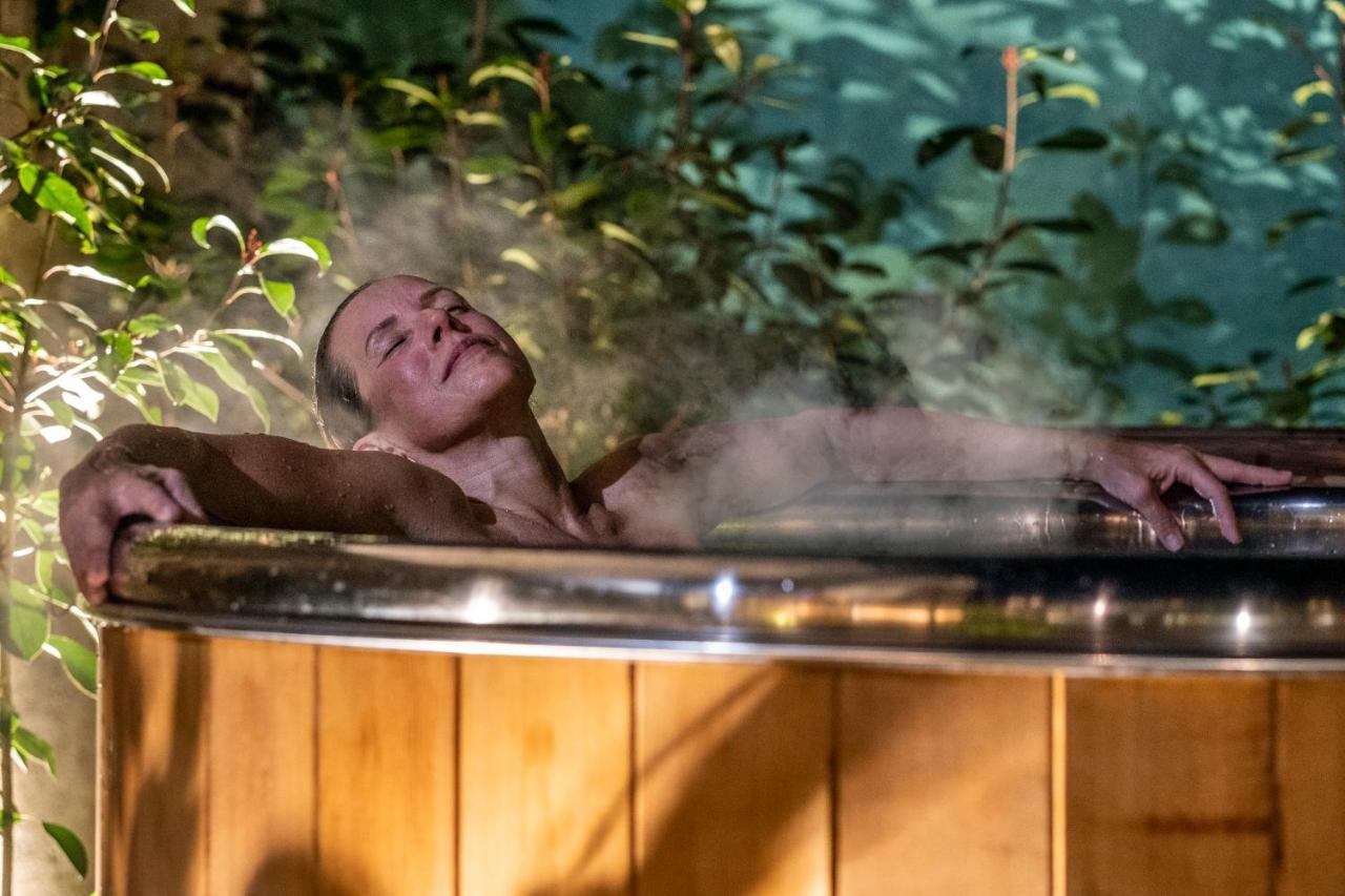 Escale Rochelaise, Gite Urbain Avec Spa Bain Nordique Et Sauna Tonneau La Rochelle  Buitenkant foto