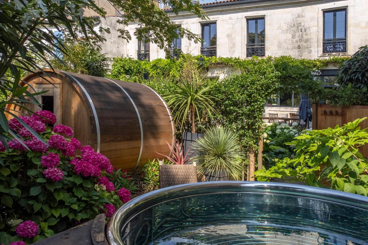 Escale Rochelaise, Gite Urbain Avec Spa Bain Nordique Et Sauna Tonneau La Rochelle  Buitenkant foto